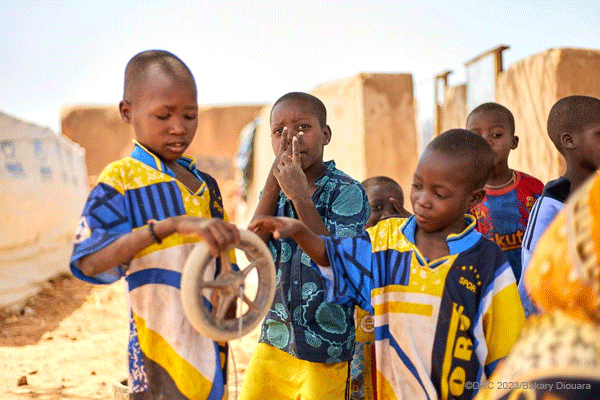 Group of young children playing in Mali